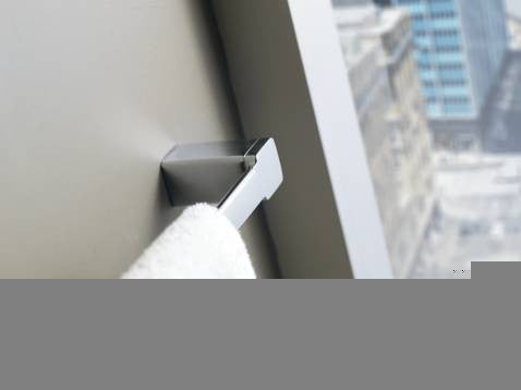 MOEN 90 Degree chrome 18" towel bar