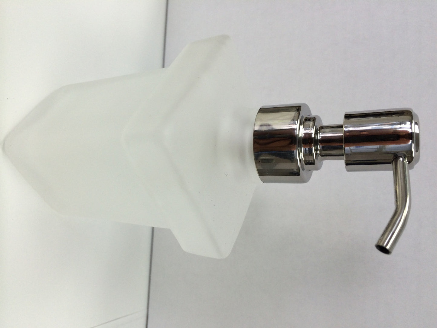 AQUA DECOR ACC 34 Soap Dispenser Modern Bathroom Accessory - Chrome