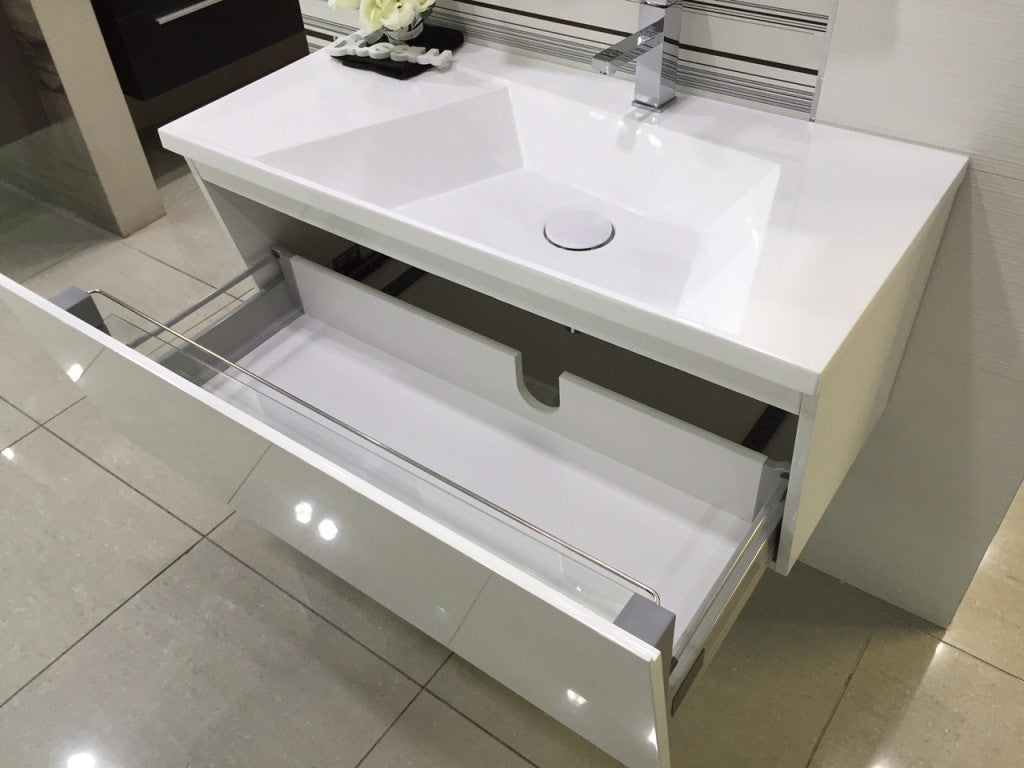 Aquamoon Hara 39 Modern Bathroom Vanity Set - White