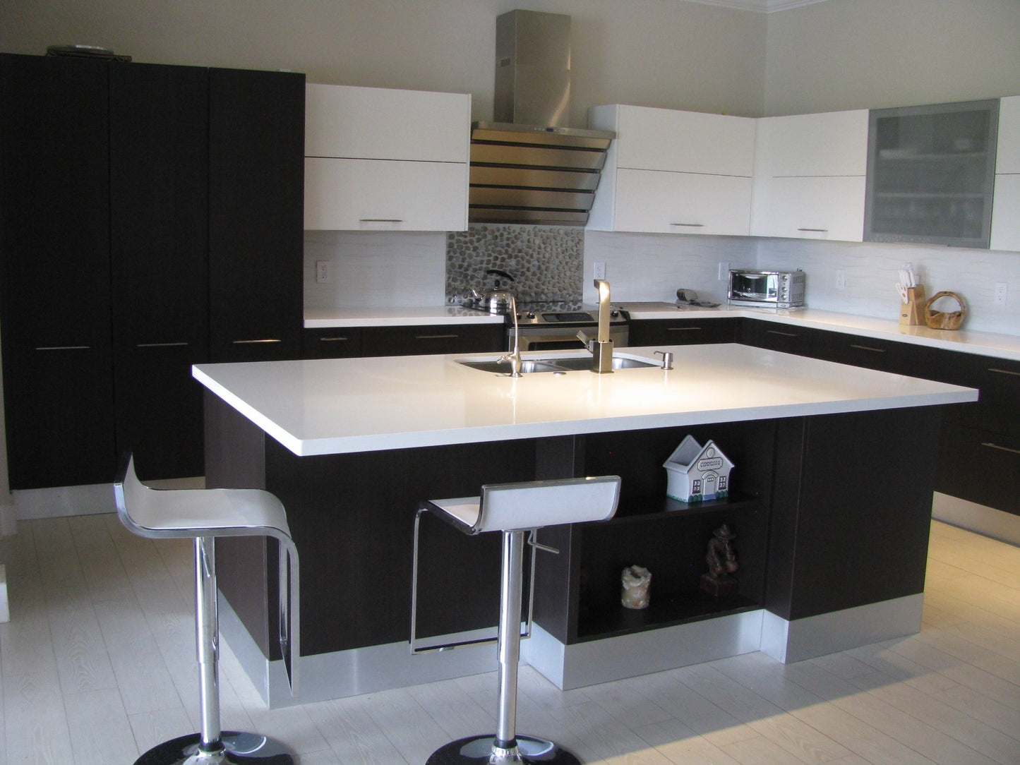 Custom Made European Design Kitchens - Customer Showcase # 24